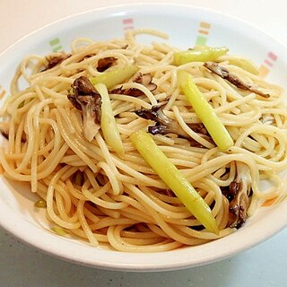 舞茸とアスパラガスのコンソメパスタ